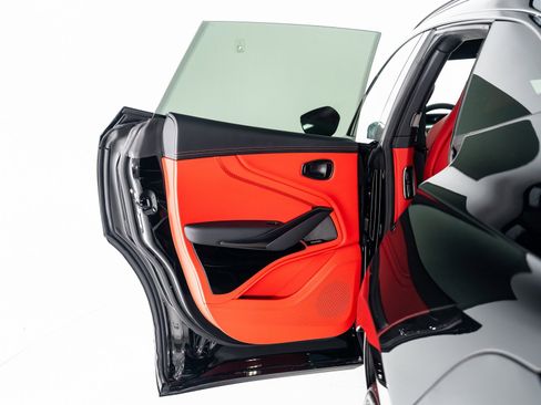 Used 2025 Aston Martin DBX 707 image 21