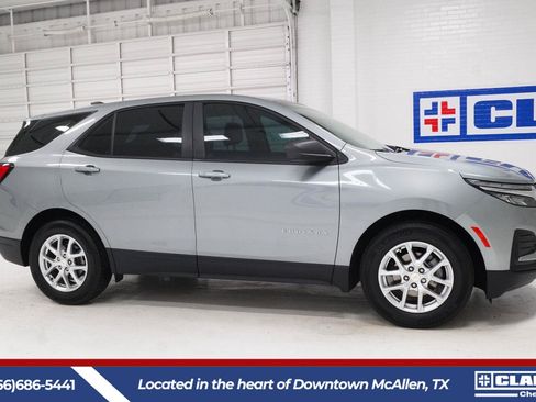 Used 2024 Chevrolet Equinox LS w/ Driver Confidence II Package FWD image 4