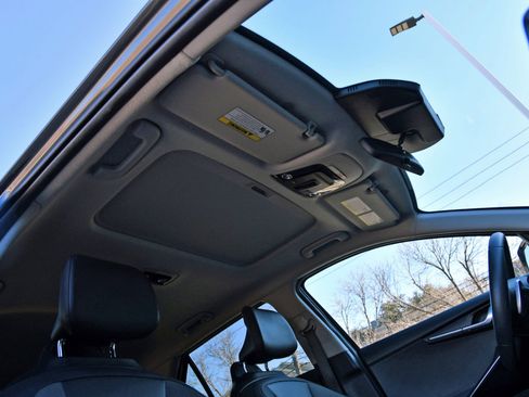 Used 2023 Kia Niro EX Touring image 32