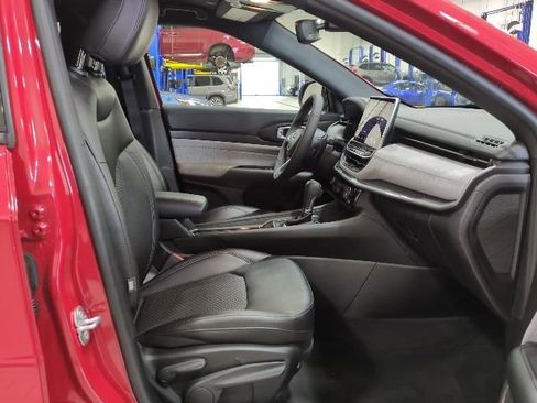 Used 2023 Jeep Compass Latitude w/ Convenience Group AWD/4WD image 12
