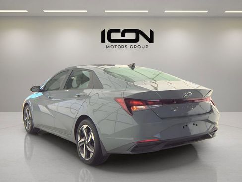 Used 2023 Hyundai Elantra SEL w/ Convenience Package image 2