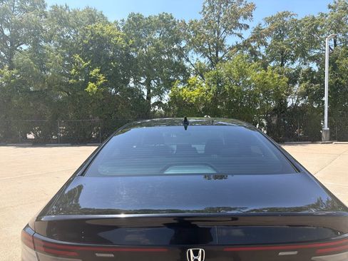Used 2023 Honda Accord EX image 6