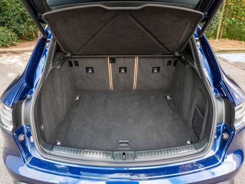 Certified 2024 Porsche Macan image 42