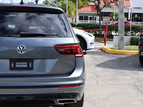 Used 2019 Volkswagen Tiguan SEL Premium R-Line image 18