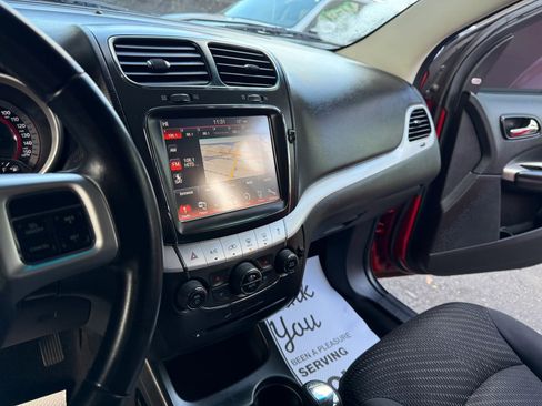 Used 2017 Dodge Journey SXT image 8