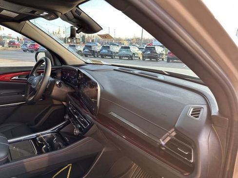 New 2026 Chevrolet Traverse Z71 w/ Driver Confidence Package image 33