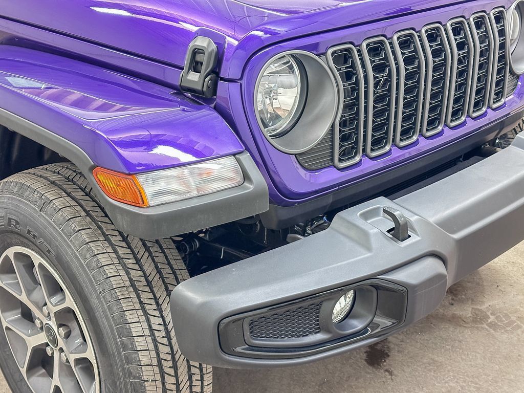 New 2026 Jeep Gladiator Sport AWD/4WD image 12