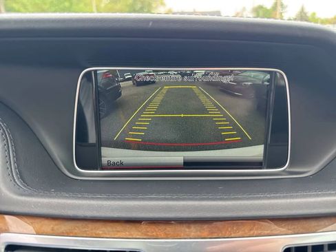 Used 2015 Mercedes-Benz E 400 4MATIC Sedan image 21