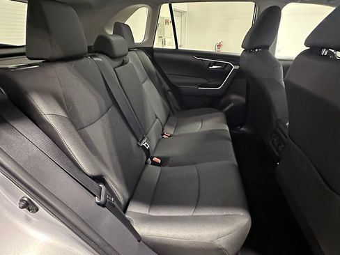 Used 2025 Toyota RAV4 XLE AWD/4WD image 22