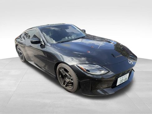 Used 2023 Nissan Z w/ Floor Mat Package RWD image 3