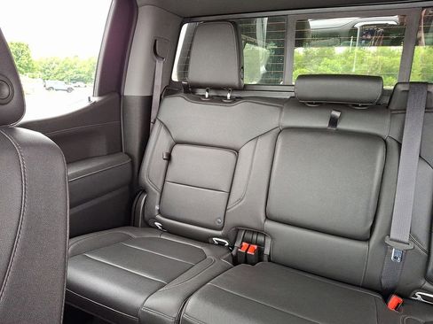 Used 2022 Chevrolet Silverado 1500 LTZ w/ LTZ Convenience Package II AWD/4WD image 19