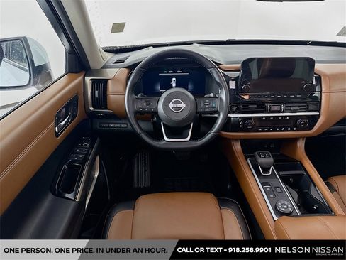 Certified 2025 Nissan Pathfinder Platinum image 24