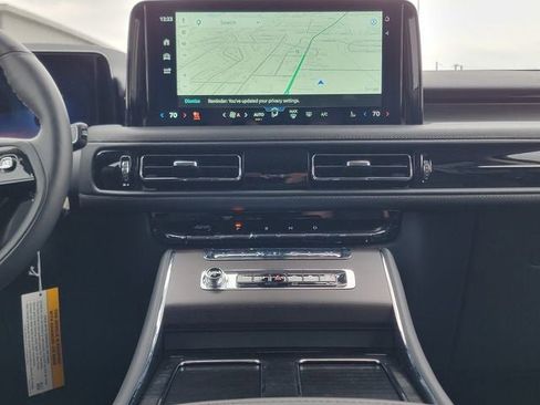 New 2026 Lincoln Aviator Reserve AWD/4WD image 27