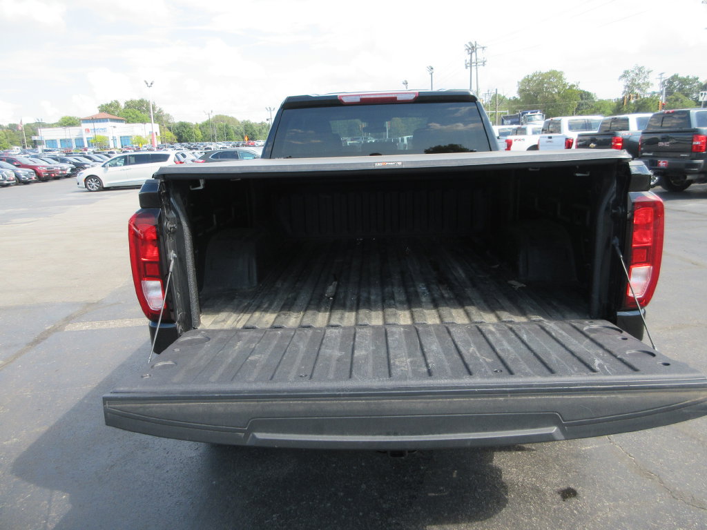 Used 2023 GMC Sierra 1500 Pro w/ Graphite Edition AWD/4WD image 8