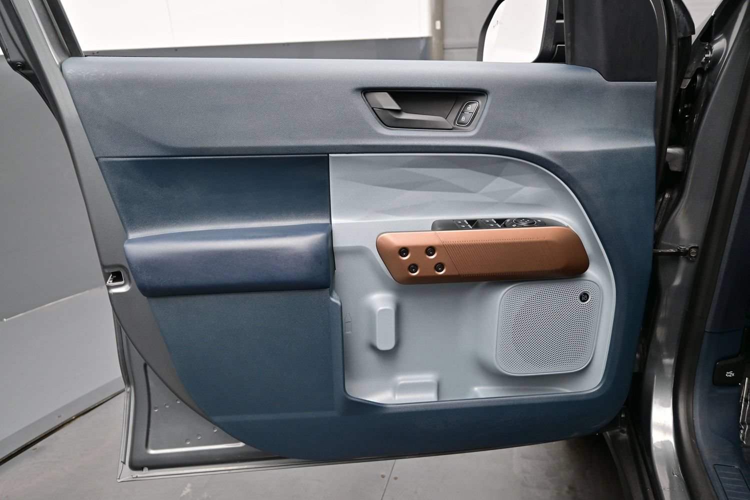 Used 2024 Ford Maverick Lariat FWD image 9
