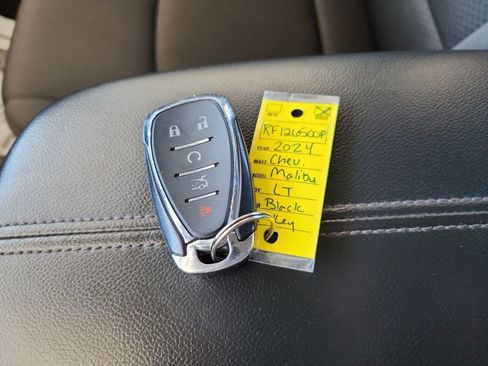 Used 2024 Chevrolet Malibu LT image 41