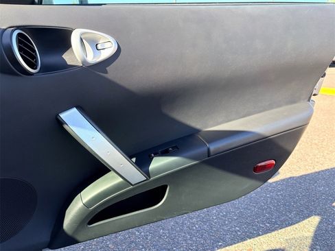 Used 2004 Nissan 350Z Touring image 26