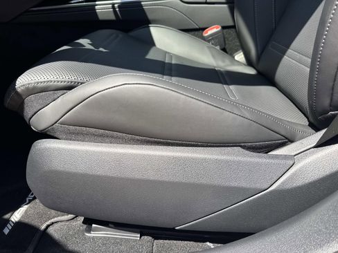 New 2026 Mercedes-Benz E 53 AMG e 4MATIC Sedan image 9