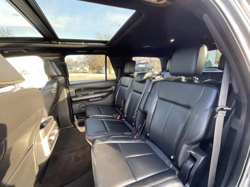 Used 2021 Ford Expedition XLT image 9
