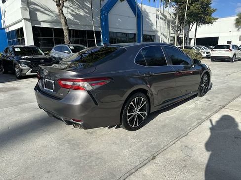 Used 2019 Toyota Camry SE image 40
