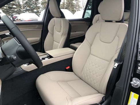 New 2026 Volvo XC90 B5 Plus image 32