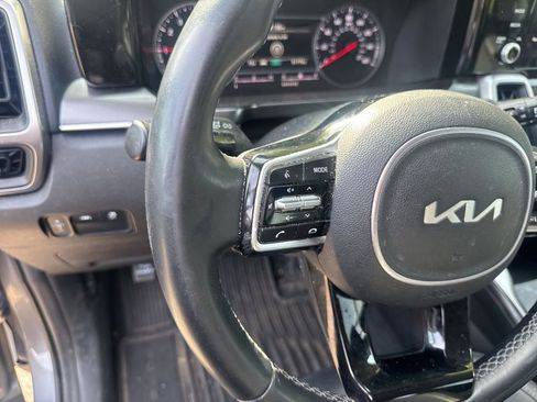 Used 2022 Kia Sorento S image 13