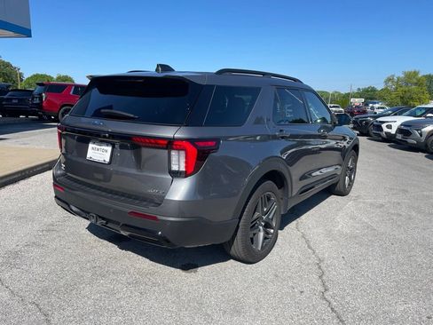 Used 2025 Ford Explorer ST-Line w/ ST-Line Street Pack AWD/4WD image 42