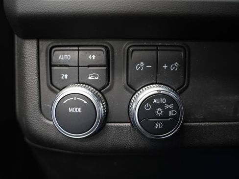 Used 2021 GMC Yukon SLT w/ SLT Luxury Package AWD/4WD image 23