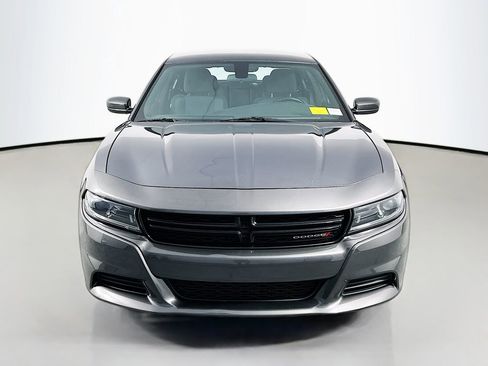 Used 2022 Dodge Charger SXT RWD image 2