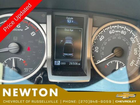 Used 2022 Toyota Tacoma SR5 w/ SR5 Appearance Package (SM) AWD/4WD image 15