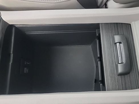 Used 2017 Honda Pilot Touring image 37