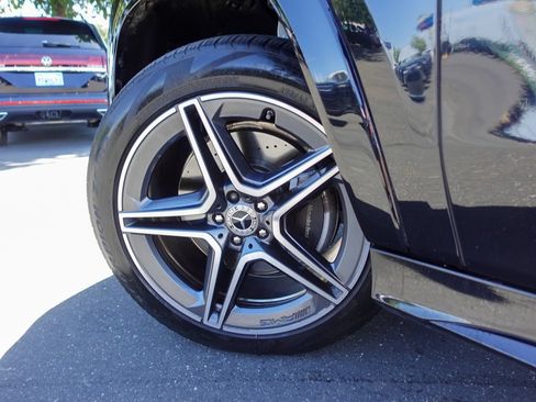Used 2024 Mercedes-Benz GLS 450 4MATIC image 10