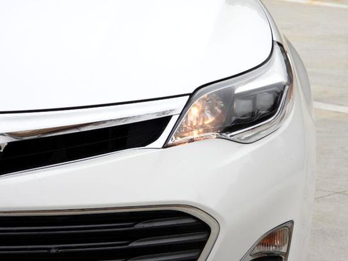 Used 2013 Toyota Avalon XLE image 29