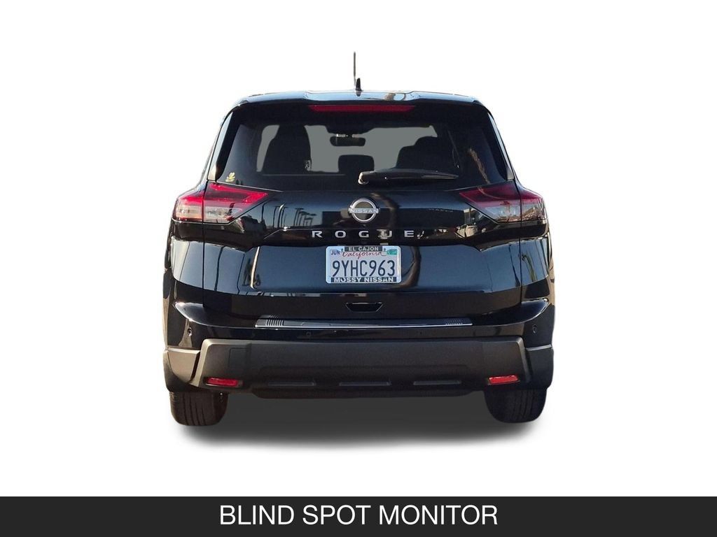 Certified 2026 Nissan Rogue SV FWD image 8
