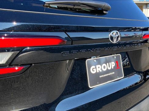 Used 2026 Toyota Grand Highlander AWD Hybrid image 30