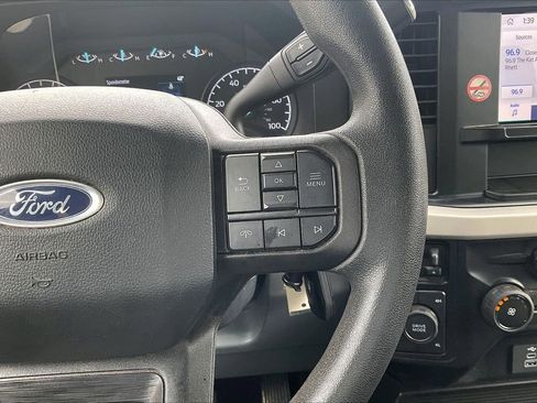 Used 2025 Ford F250 XLT image 28