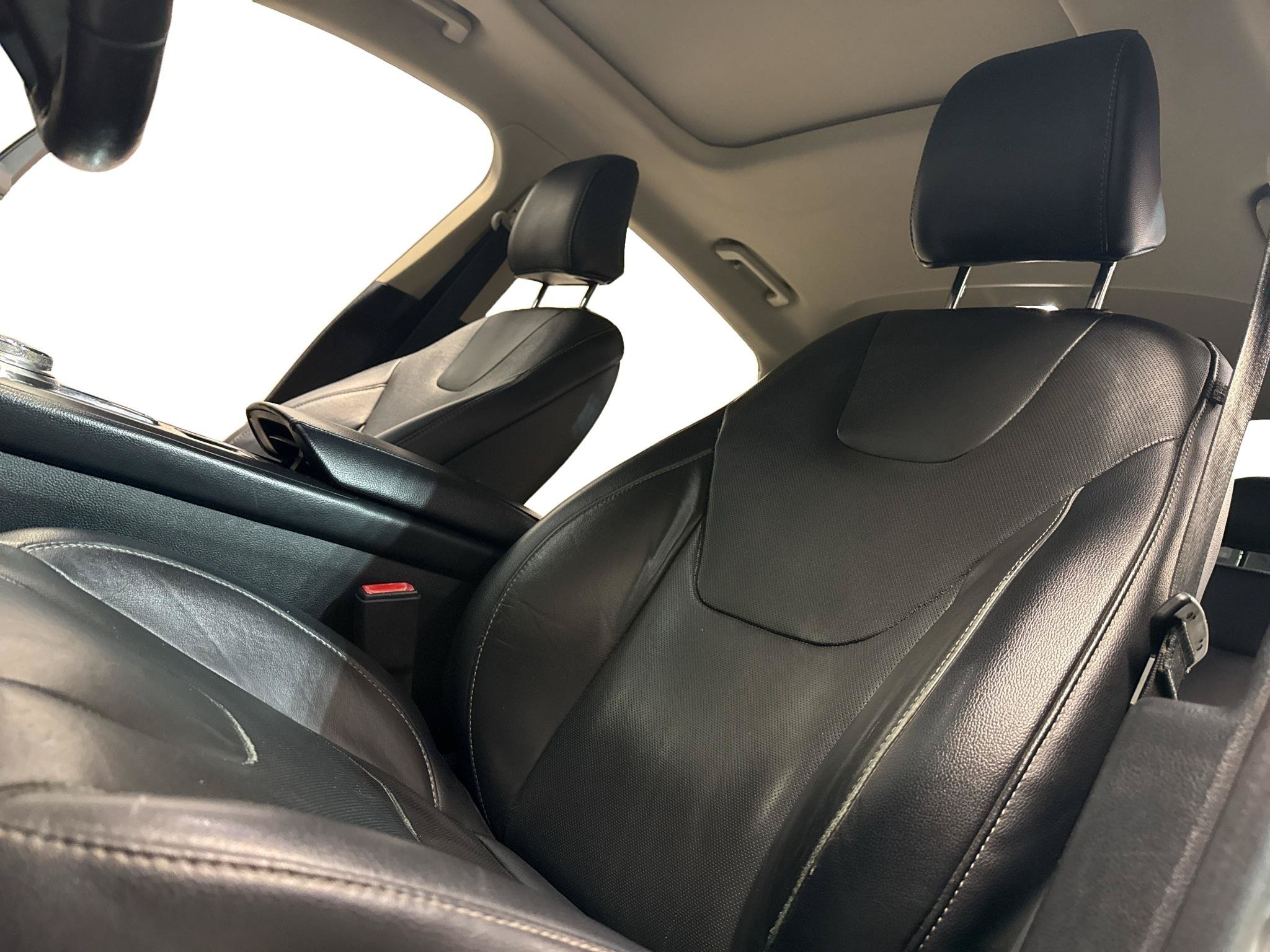Used 2020 Ford Fusion Titanium FWD image 16