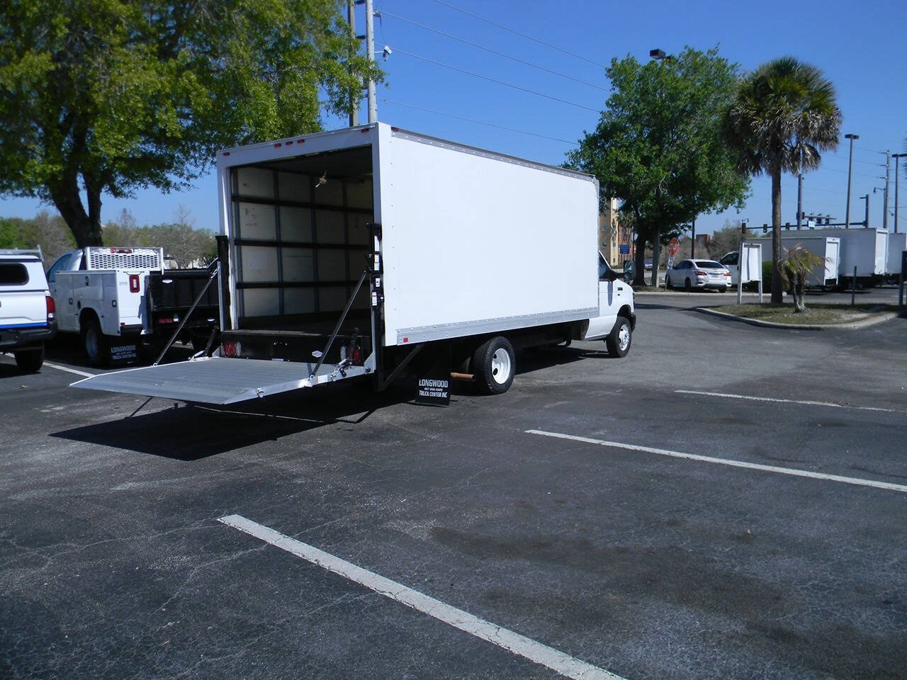 Used 2017 Ford E-350 and Econoline 350 Super Duty RWD image 12