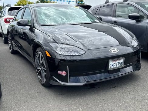 Used 2024 Hyundai Ioniq 6 SEL RWD image 2