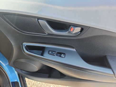 Used 2021 Hyundai Kona SE image 34