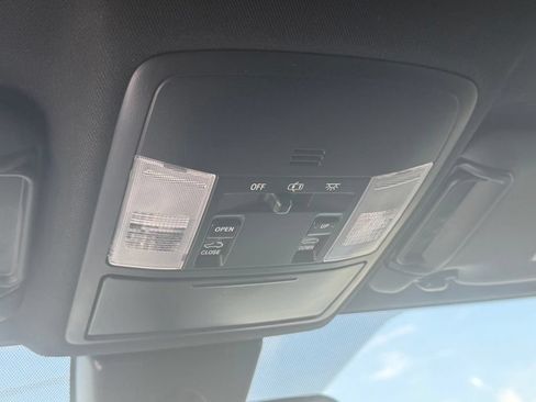 Used 2017 Toyota RAV4 SE FWD image 28