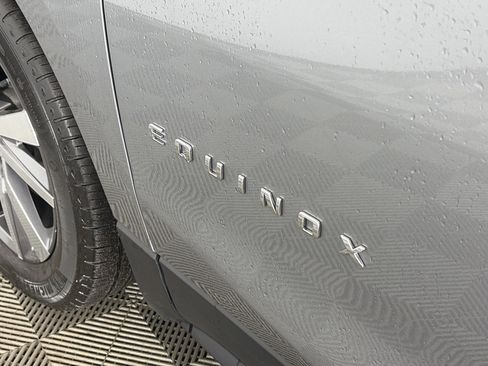 Used 2023 Chevrolet Equinox Premier AWD/4WD image 18