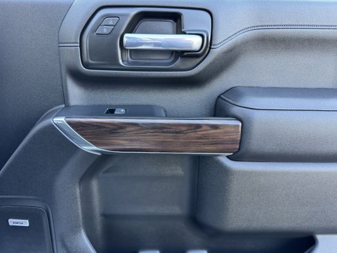 Used 2023 GMC Sierra 3500 SLT w/ SLT Preferred Package image 24