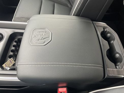 Used 2025 RAM 1500 Laramie w/ Sport Appearance Package AWD/4WD image 31