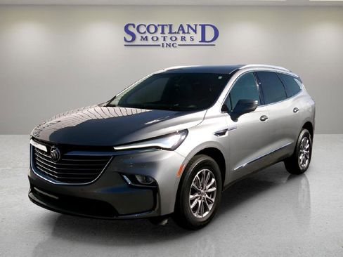 Used 2024 Buick Enclave Premium image 2