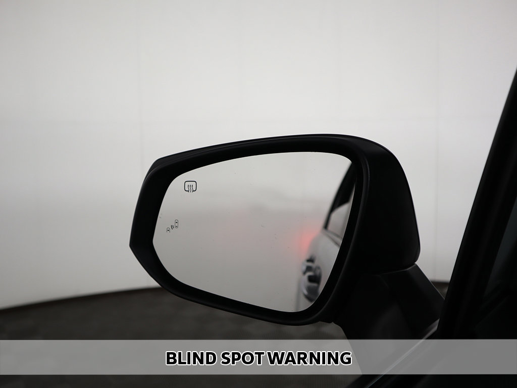 Used 2025 Toyota Sienna XSE FWD image 5