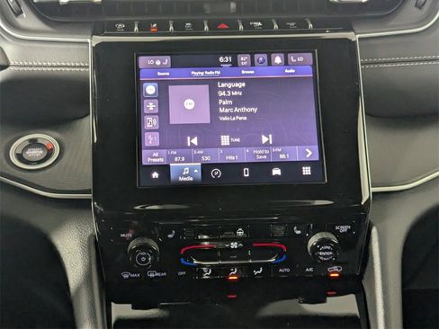 New 2025 Jeep Grand Cherokee Altitude image 20