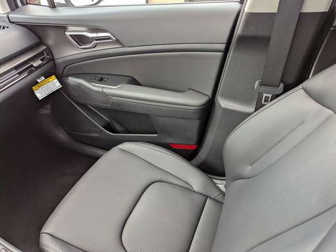 New 2026 Kia Sportage EX image 16