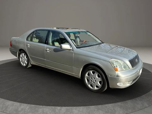 Used 2003 Lexus LS 430 RWD image 9