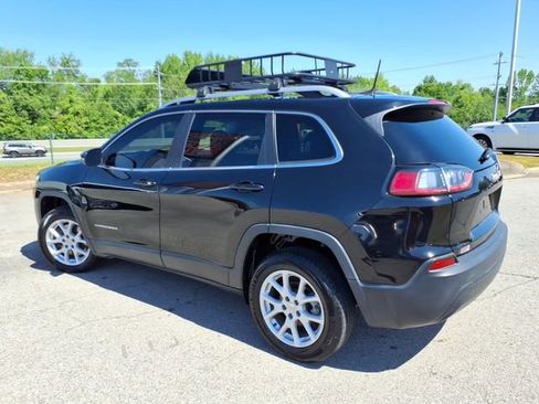 Used 2019 Jeep Cherokee Latitude w/ Popular Appearance Group FWD image 16
